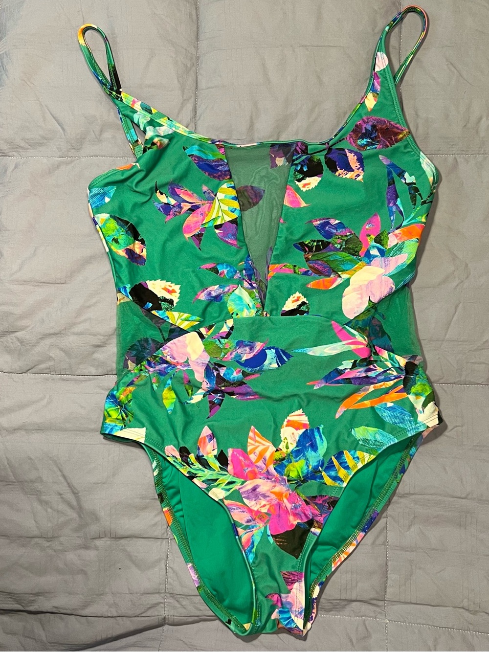 La Blanca Green Floral Print One-Piece Swimsuit with Multicolor Leaves